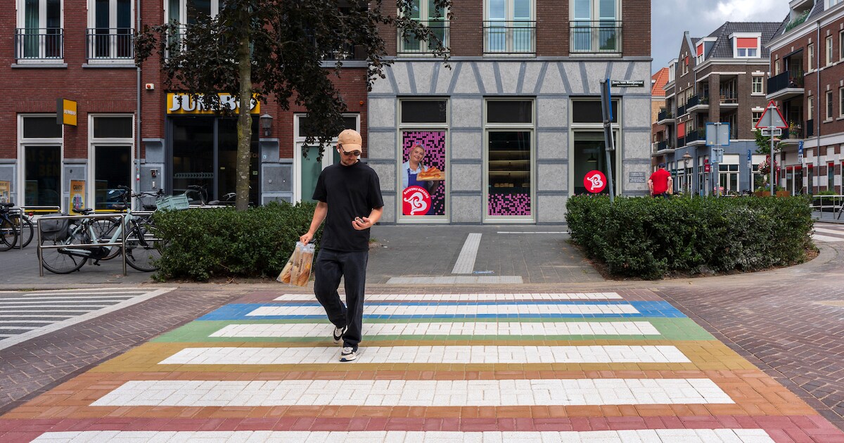 Pijnlijk fel debat over regenboogzebrapad in Vught: een paar gekleurde klinkers raken een gevoelige 