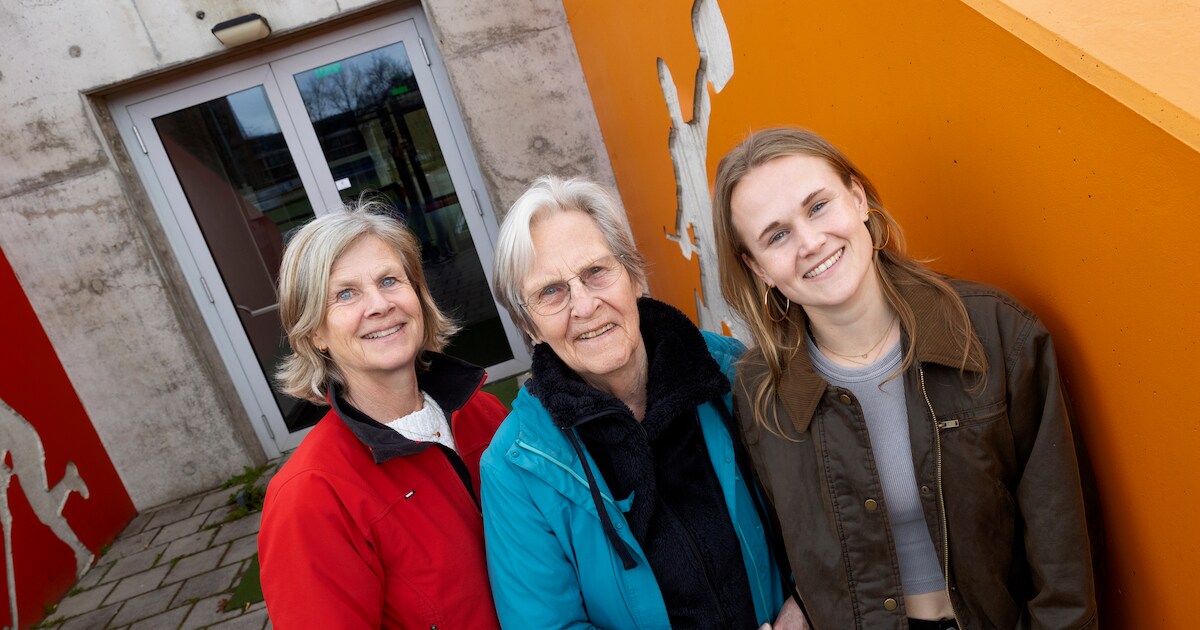 Drie generaties in het eerste damesteam van Oranje-Rood: Juul in ...
