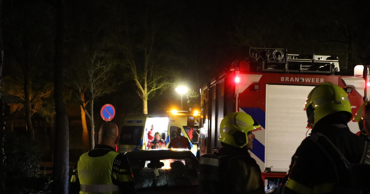 Elektrisch kacheltje veroorzaakt rook in ‘s Gravenmoer, vrouw nagekeken door ambulancepersoneel