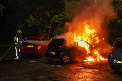 Auto brandt uit op parkeerplaats in Zeist