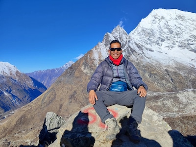 Bergbeklimmer Raju (36) is radeloos na de catastrofe in Nepal: ‘Waarom mag ik mijn collega’s niet zoeken?’