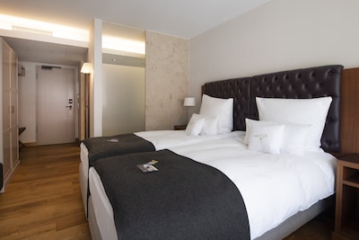 Hoteleigenaren in Spanje woest op Nederlandse beddenverkoper: ‘Deze man moet worden gestopt’