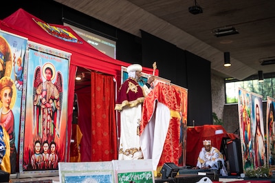 Paus op bezoek in Presikhaaf: niet uit Rome maar uit Eritrea