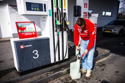 Benzine was niet eerder zo duur als nu: hoger dan 2,60 euro voor een liter