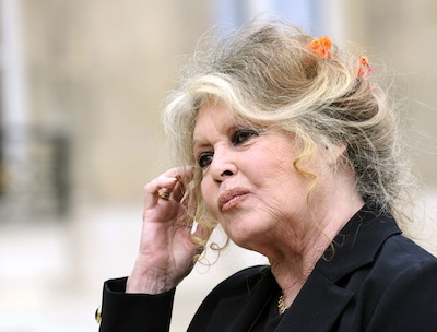 Brigitte Bardot in tuin begraven, verhitte discussie over nationaal eerbetoon