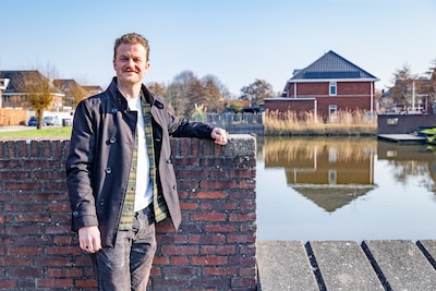 Neal werd jongste raadslid, kwam bij VI én werd vader, maar toen ging het mis: ‘Ik bevroor’