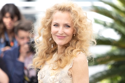 Sex Education-ster Gillian Anderson: ‘Ik ben zorgvuldiger geworden met het kiezen van rollen’