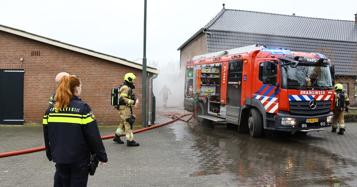 Brandweer ingezet voor brand in schoorsteen van woning op Heuf in Beers