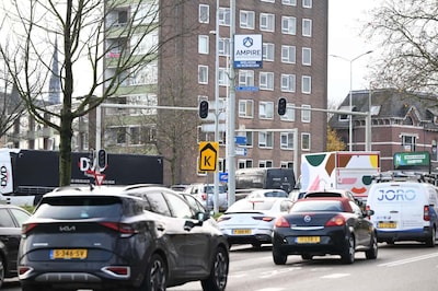 Verkeerslichten vallen uit, even heel druk op Waalbrug en Traianiusplein