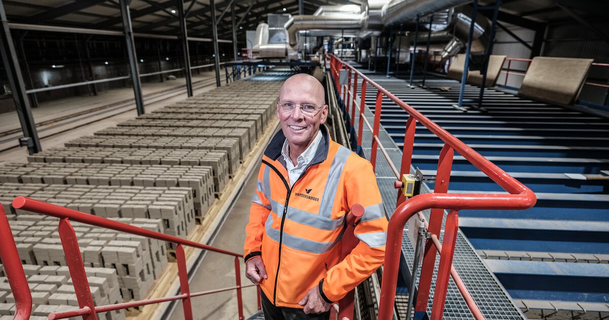 Steenfabriek in Tolkamer schaft voor 16 miljoen euro ultramoderne oven aan