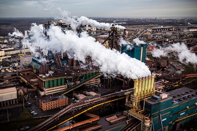 Vergunningen fabrieken Tata mogelijk ingetrokken vanwege te hoge uitstoot schadelijke stoffen