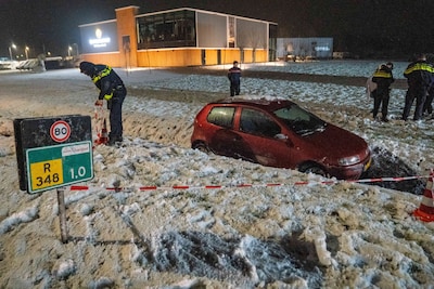 Code geel van kracht om gladheid: ‘Op meerdere plekken sneeuwt het’
