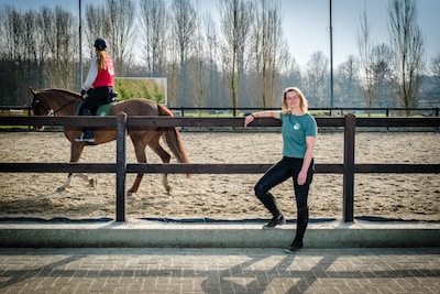 Initiatief om mensen te helpen komt Utrechtse manege duur te staan: rekening van een ton