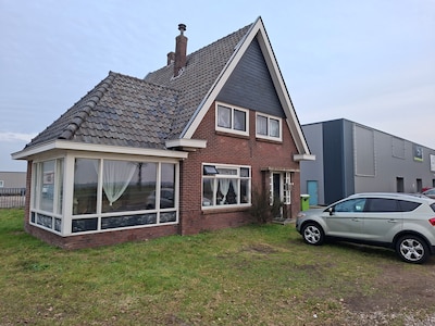 Twee verdachten vast voor brute woningoverval in Etten: slachtoffer zwaar verminkt achtergelaten