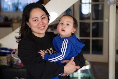 Rafael kan niet zelf lopen, praten of eten door geelzucht: ‘Ik dacht dat hij dood zou gaan’