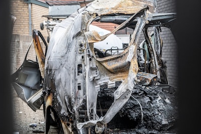 Dakdekker zelf gewond na explosie Mill, mysterie rond bedrijfsbus blijft onopgelost