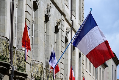 Franse burgemeesters: Weg met de Europese vlag, maar wel graag Europese subsidies