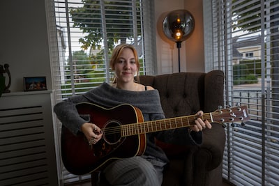 Myrthe (19) vond een thuis bij haar pleegouders: ‘Ik voelde direct ruimte om mezelf te zijn’