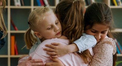 De angst is soms in ogen van Oekraïense scholieren af te lezen in aangrijpende documentaire