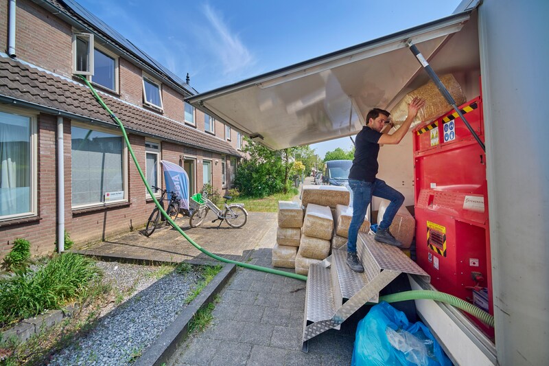 Een ‘dakske’ vol met stro: nieuwe, milieuvriendelijke manier van ...