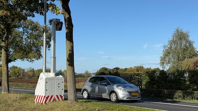 Flitspaal keert terug in dit dorp, omwonenden merken het verschil: ‘Van mij mag ie weg’