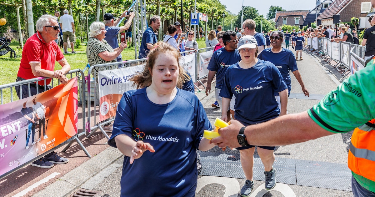 Feest in IJsselstein: bewoners Huis Mandala rennen voor goede doel tijdens bloedhete IJsselsteinloop