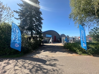 Megakringloop in de Achterhoek zo populair dat parkeren lastig wordt: ‘De nieuwe locatie is een succ