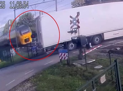 Schuld enorme treincrash Meteren ligt bij vrachtwagenchauffeur, zeg ProRail: ‘Hij keerde op overweg 