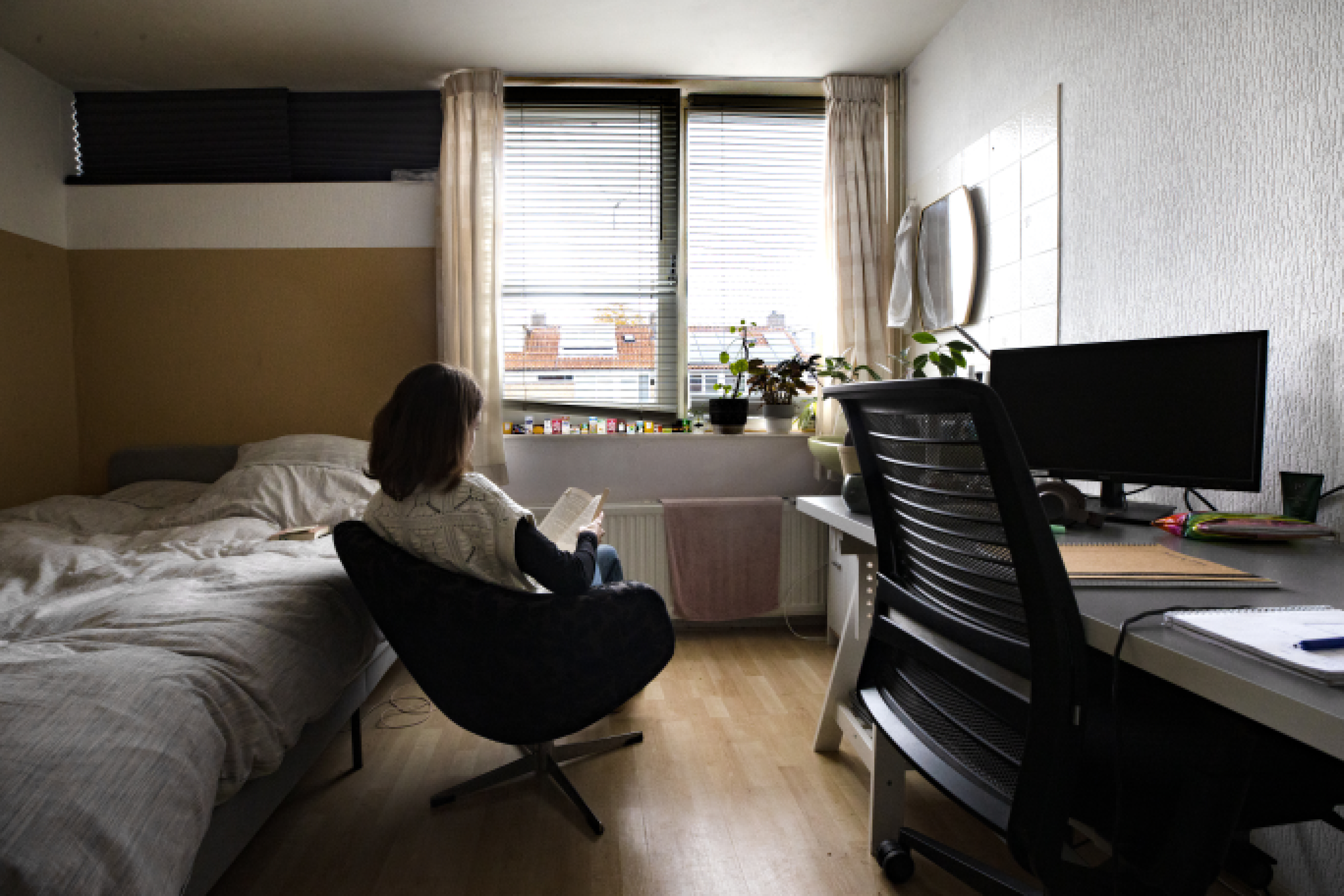 Studente Laure (22) verjaagd uit woning: ze vlucht naar haar ouders