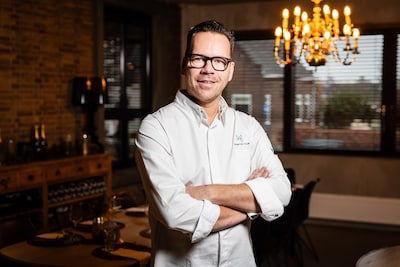 Chef-kok Michael laat mensen die niks meer proeven weer genieten: ‘Je ziet tranen in hun ogen’