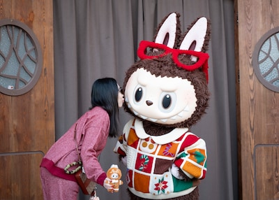 Toetjes, pretpark en een film: China wil met de Labubu-gekte Disney achterna