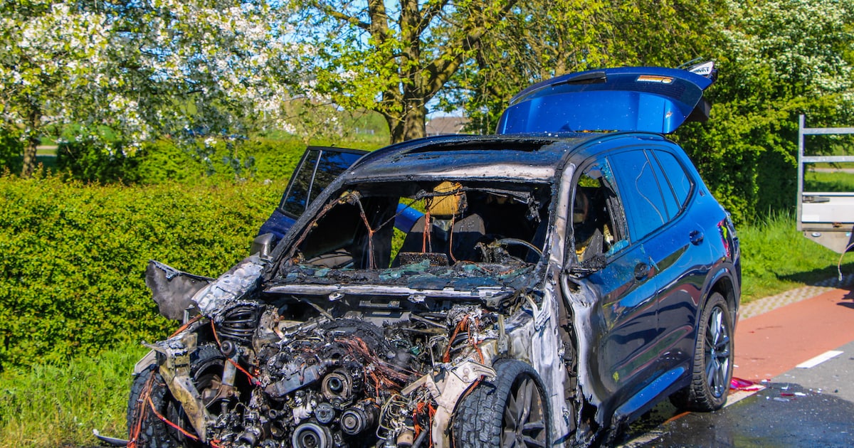 Auto uitgebrand op de Oude Kruisbergseweg in Zelhem