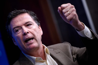 Voormalig FBI-directeur Comey aangeklaagd voor bedreigen president Trump ‘via schelpenfoto’