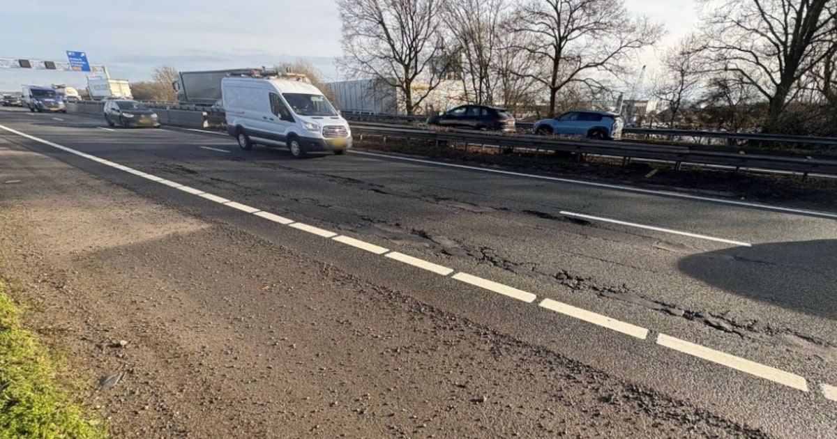 Lange file op A28 tussen Harderwijk en Nijkerk door vorstschade