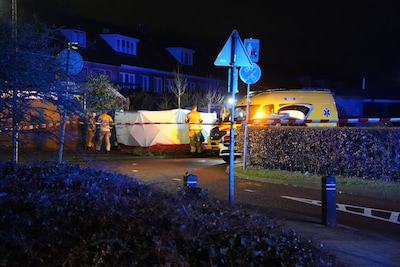 Man overleden bij schietpartij in Zwolle, getuigen horen drie schoten