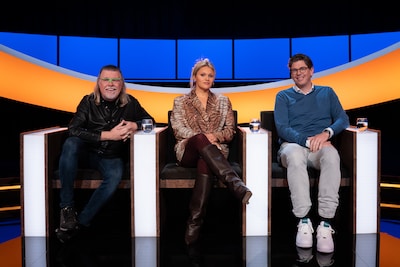 Maarten van Rossum eert overleden zanger René Karst in Slimste mens: ‘Een heel warm mens’