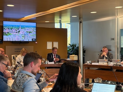 Nieuwe coalitie Doesburg wil meer woningen en sterke voorzieningen; oppositie mist concrete plannen
