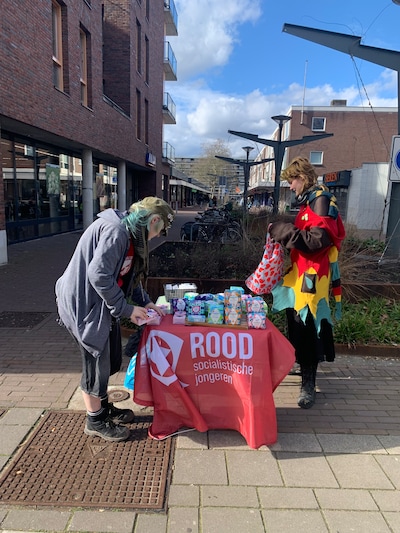 Gratis menstruatieproducten uitgedeeld in Arnhem Zuid