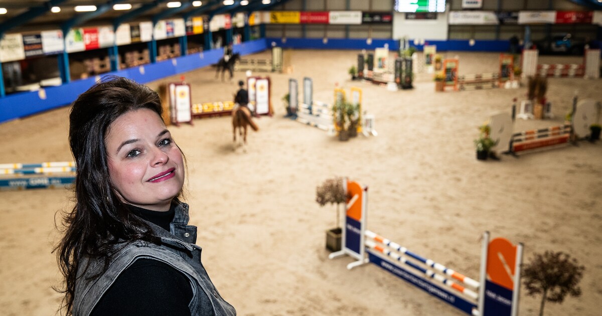 Vraag na vraag, wijziging na wijziging, maar organisator Linda (40) blijft glimlachen tijdens Bathme