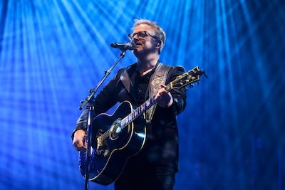 Guus Meeuwis krijgt bijzondere onderscheiding: slechts drie zangers gingen hem voor