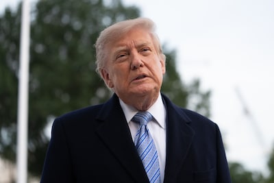 Trump teruggefloten: ‘fake news’-media moeten weer toegang krijgen tot Witte Huis