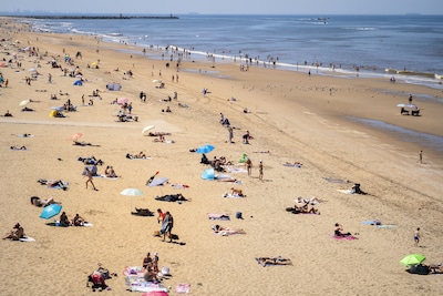 Voor een aangename duik hoef je niet ver weg: in Scheveningen is zee warmer dan in Saint-Tropez