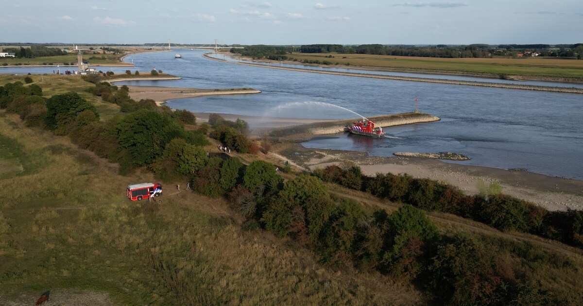 Brandweer uitgerukt voor zinkende boot