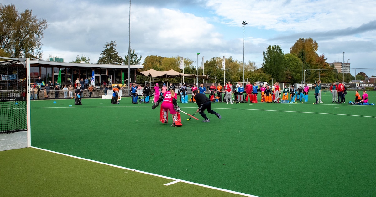 Hockeykeepers uit binnen- en buitenland komen samen in Zutphen voor de jaarlijkse clinic
