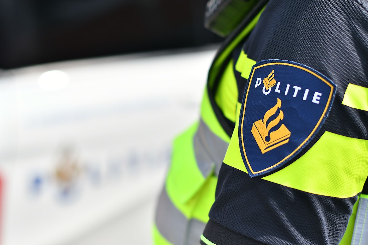 De politie heeft drie personen aangehouden in Duitsland, vlak over de grens bij Roermond.