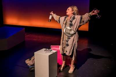 Voorstelling Rian Gerritsen in Elst