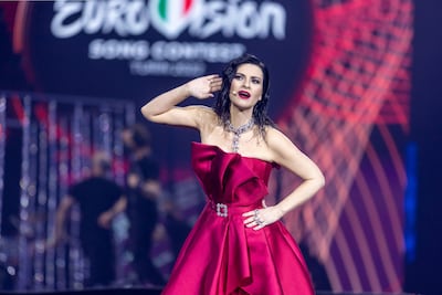 Zangeres Laura Pausini treedt op tijdens openingsceremonie Winterspelen