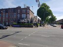 De hele stad Nijmegen hangt vol met de spandoeken.