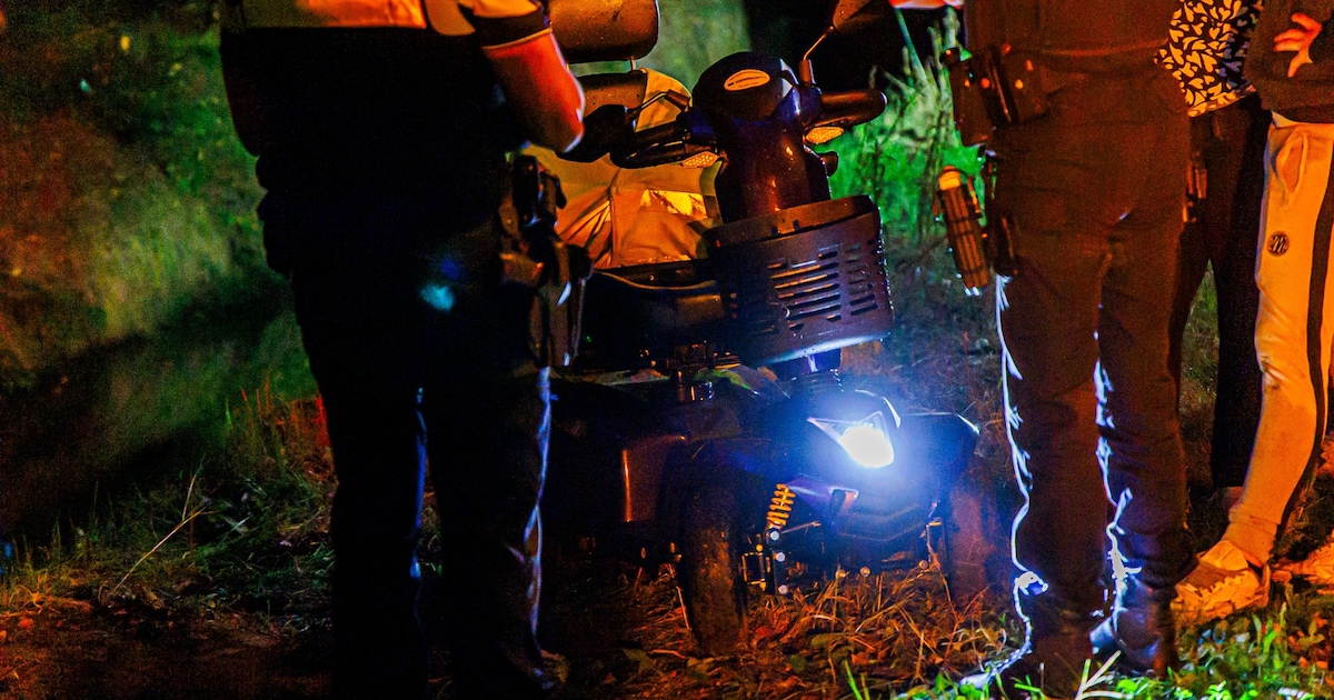 Oudere man belandt met scootmobiel in de sloot in Heeswijk-Dinther