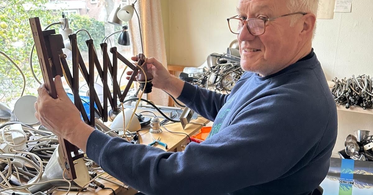 Ward (76) geeft afgedankte lampen een tweede leven: ‘Ik heb eigenlijk ...